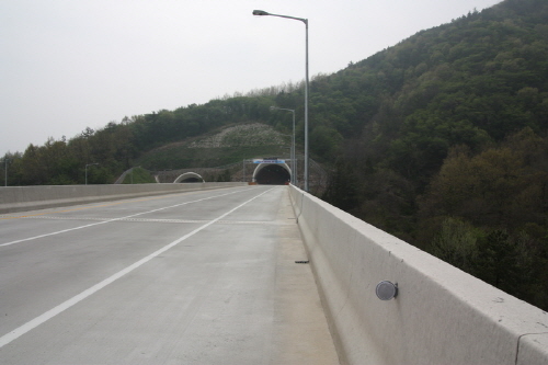 http://static.apub.kr/journalsite/sites/kta/2013-015-05/N055015051157/images/PIC7D87.JPG